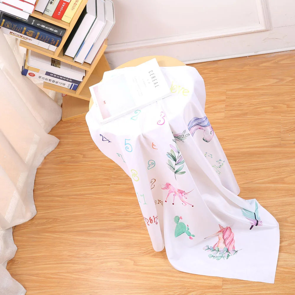 Milestone Memory Blanket for Newborns - Adorable Photography Prop with Cartoon Design