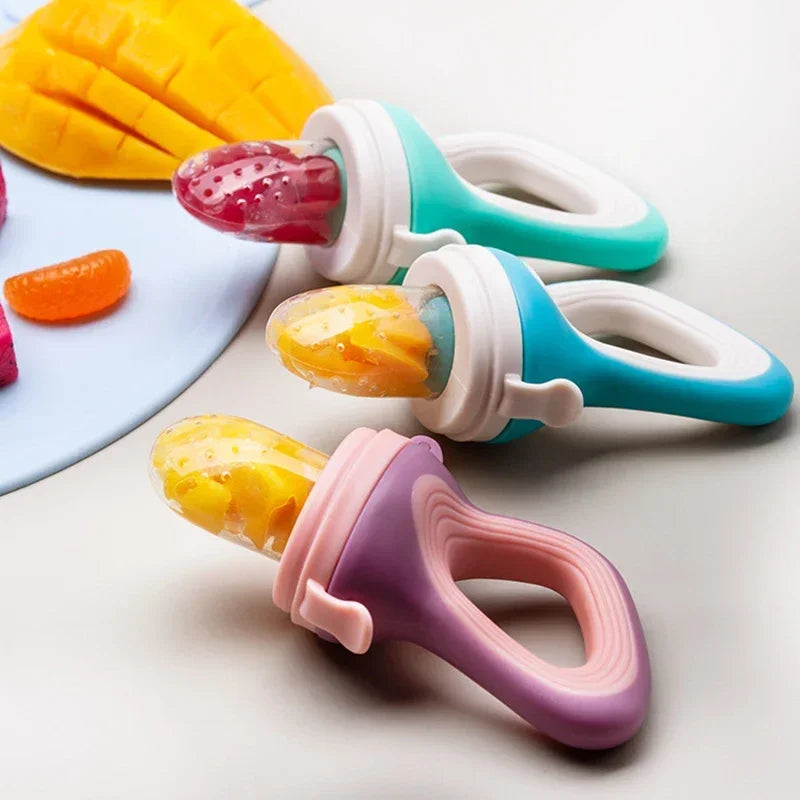 Toddler-Friendly Feeding Kit: Safe Spoon Bottle & Fruit Feeder for Nutritious Meals