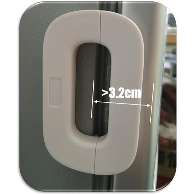 Childproof Refrigerator Lock for Enhanced Safety – Anti-Pinch Hand Protection for Kids – Dedicated Baby Safety Buckles
