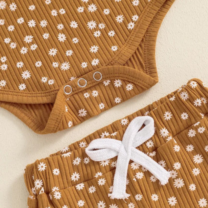Adorable Floral 3-Piece Outfit Set for Newborn Baby Girls - Long Sleeve Bodysuit, Bow Pants, and Headband for Autumn