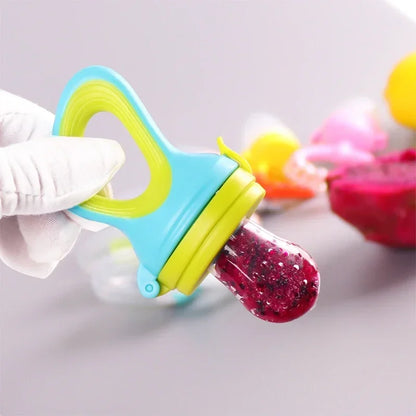 Toddler-Friendly Feeding Kit: Safe Spoon Bottle & Fruit Feeder for Nutritious Meals