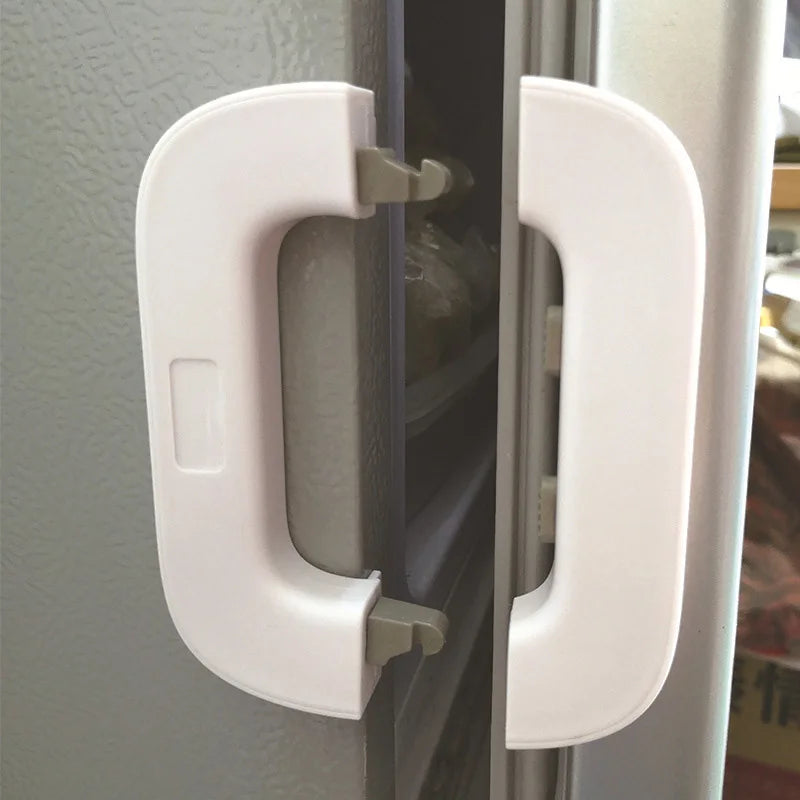 Childproof Refrigerator Lock for Enhanced Safety – Anti-Pinch Hand Protection for Kids – Dedicated Baby Safety Buckles